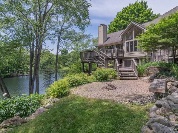 2413 Scio Rd, Dexter, MI 48130