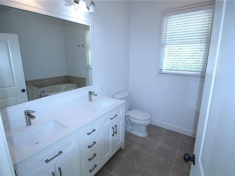 11 Perimeter Ctr E #2304 — Photo 26