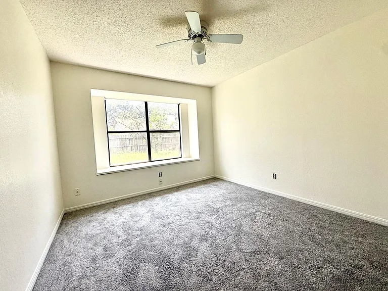 2107 Willow Way — Photo 15