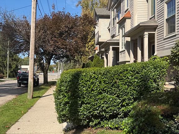 4th image of 768 York St