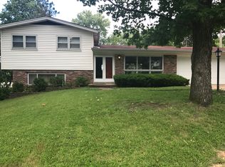 404 Wyncrest Dr, Ballwin, MO 63011
