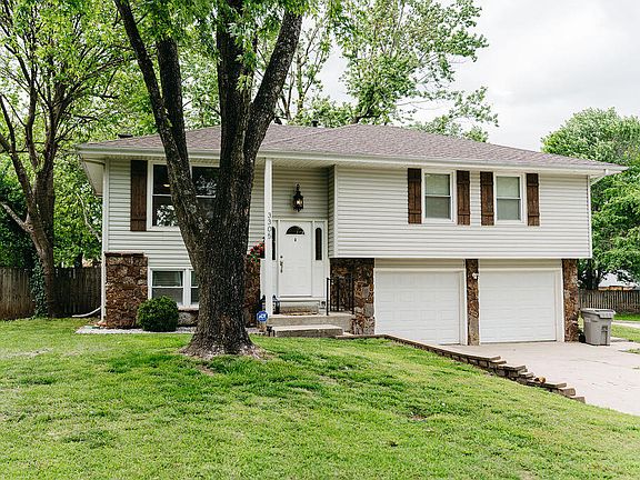 3rd image of 3305 W Winchester Road