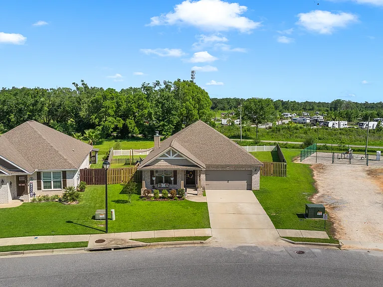 1048 Pheasant Cir — Photo 33