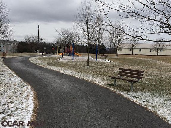 5th image of 149 Bolton Ave