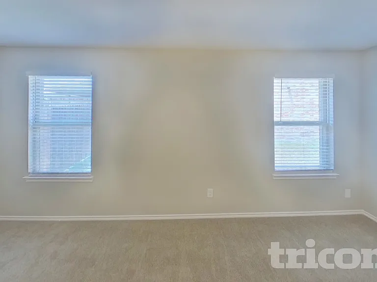 2511 Glen Hollow Dr — Photo 8