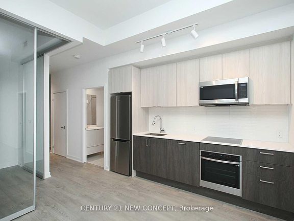 3rd image of 1928 Lake Shore Blvd W #Penthouse 03