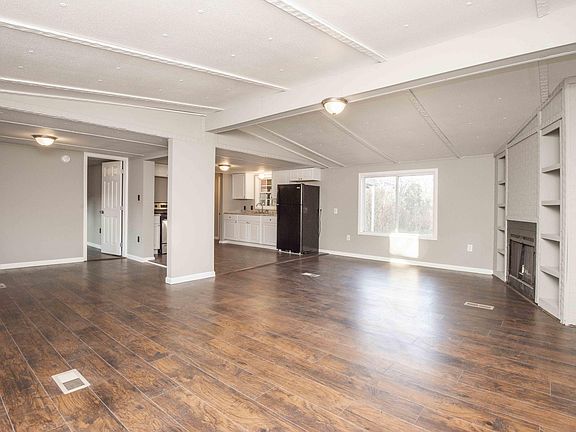 4th image of 2722 Peterson Ln