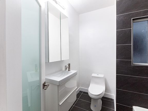 5th image of 2955 W 8th St APT 104