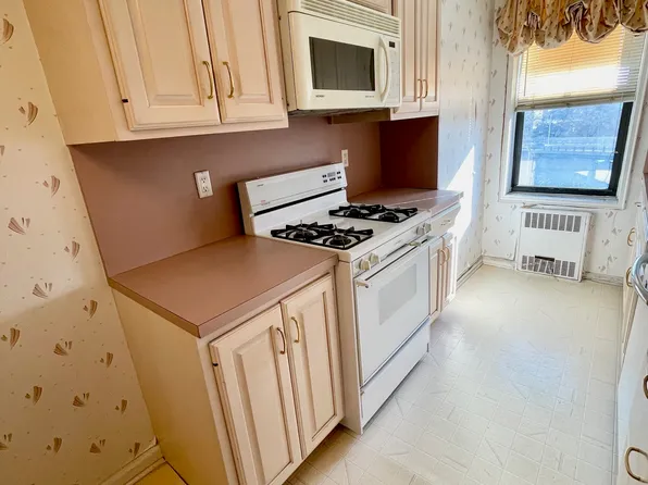 2685 East Seventh Street image 7 of 10