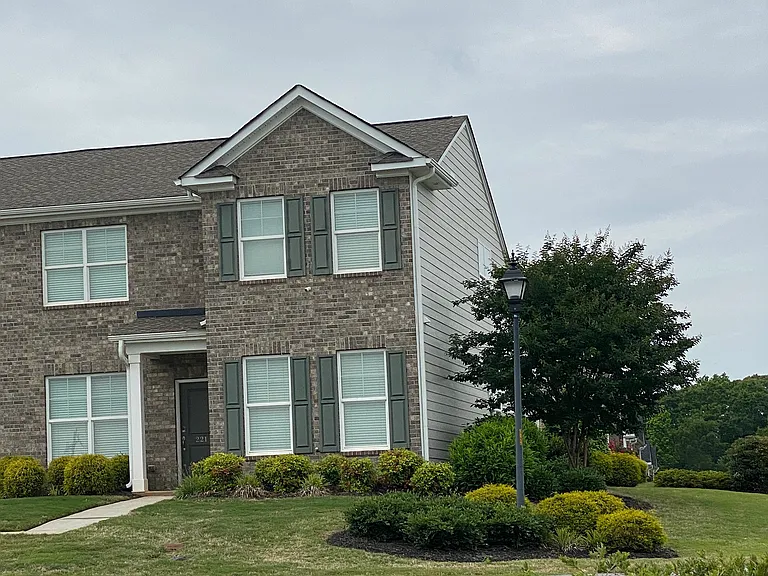 221 Scenic Rd — Photo 2