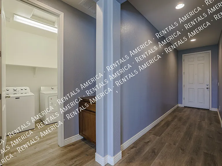 4217 W Winston Dr — Photo 25