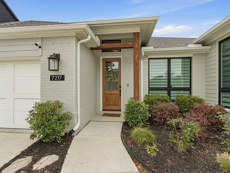 7217 Mantle Ridge Dr — Photo 4