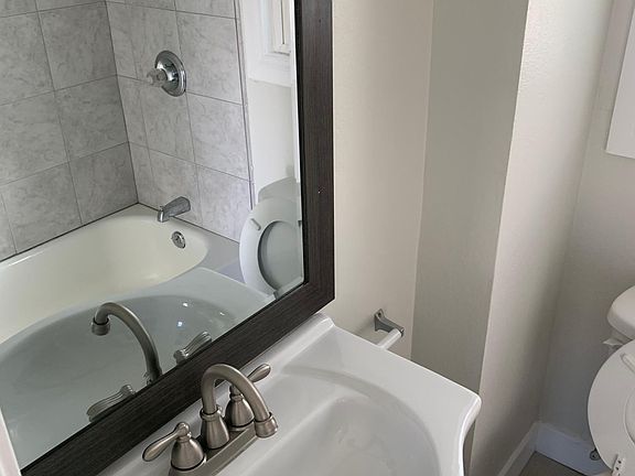 4th image of 1006 E La Palma Dr