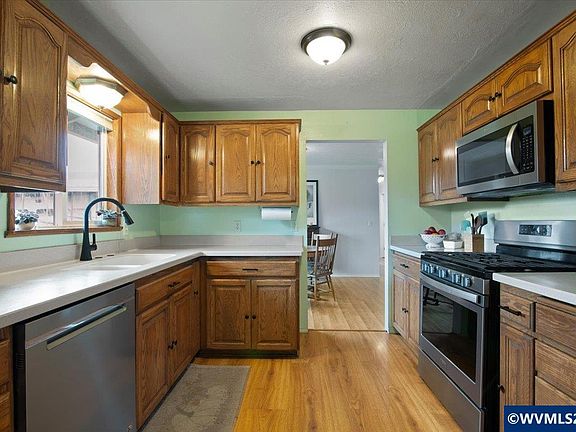 3rd image of 247 Cedar St