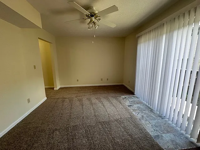Sleepy Hollow Townhomes — Photo 46