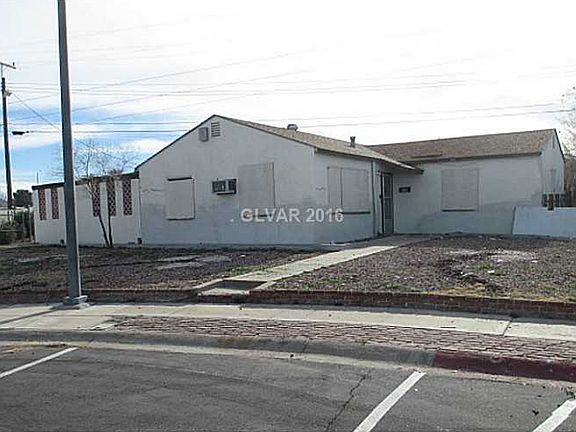 2nd image of 688 Blackmore Dr