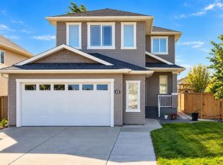 14 Thyrza Burkitt Pl N, Lethbridge, AB T1H 5M5