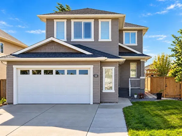 14 Thyrza Burkitt Pl N, Lethbridge, AB T1H 5M5