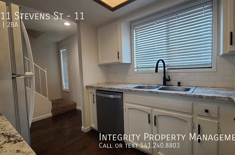 1111 Stevens St #11 — Photo 9