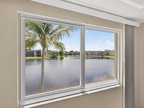 4th image of 7214 S Devon Dr #7214