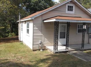 271 Deem St, Sophia, WV 25921
