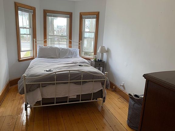5th image of 219 Watertown St #219