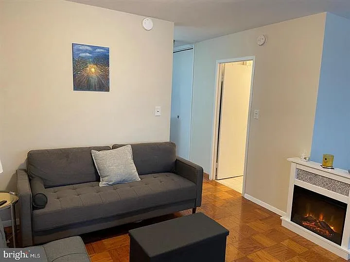 Studio, 446 sqft, $1,775 — Photo 4