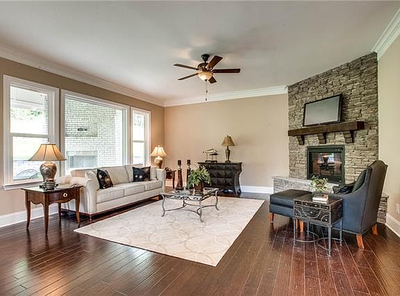 4th image of 228 Danton Ct #77