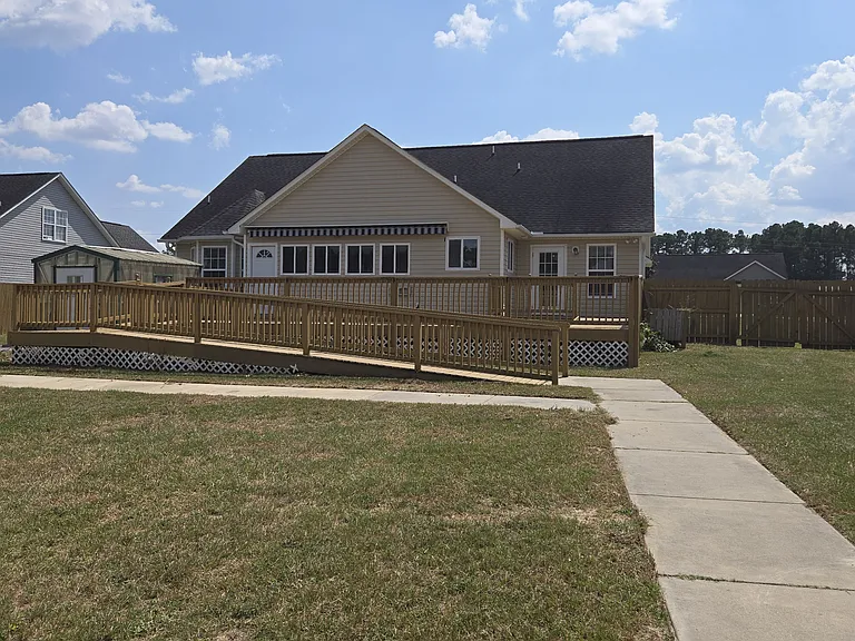 196 Sandspur Ct — Photo 2