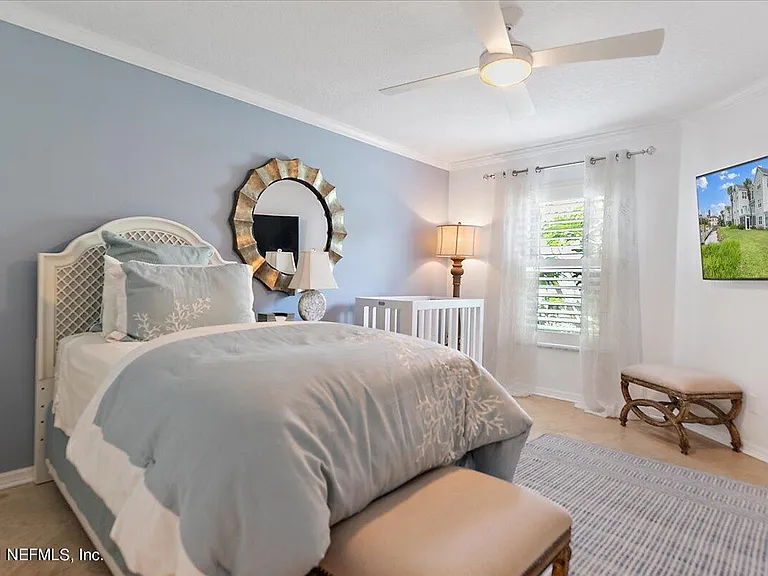 328 Village Dr #B — Photo 10