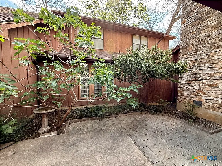 101 Blanco St — Photo 13