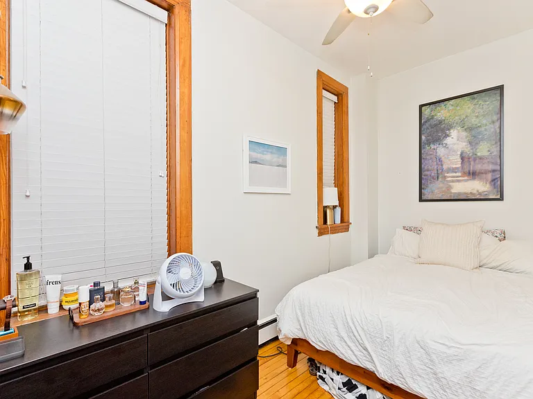 2139 N Oakley Ave #1 — Photo 9