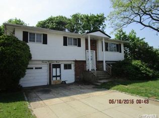 20 Carmans Rd, Farmingdale, NY 11735
