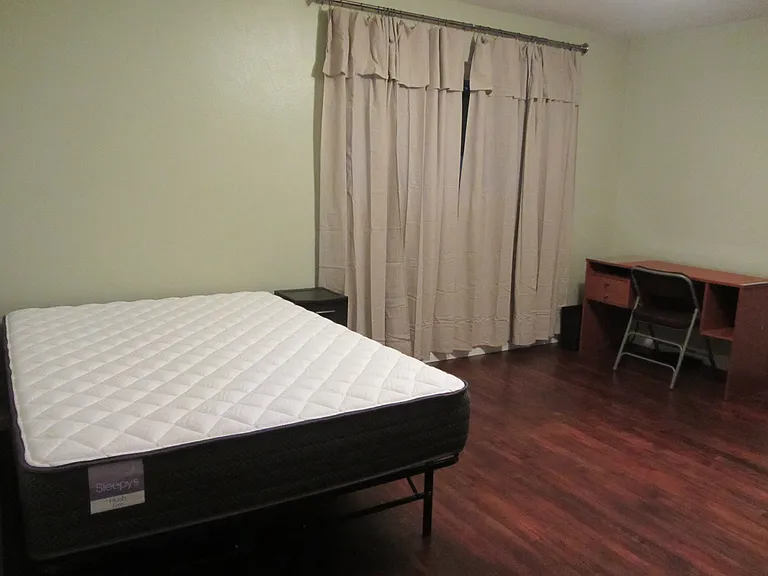 1106 W Churchill St #1 — Photo 14