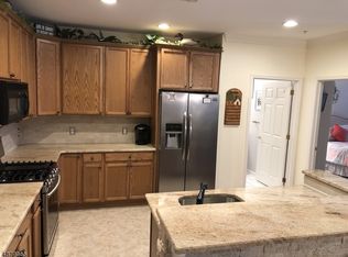 3 Ridgeview Ln, Mount Arlington, NJ 07856