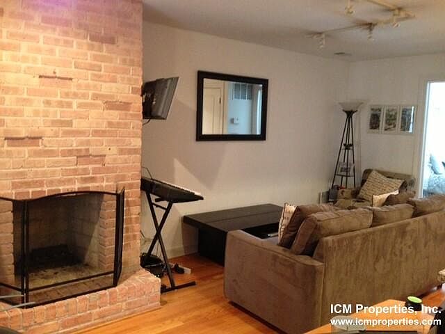 1st image of 715 W Melrose St #1W