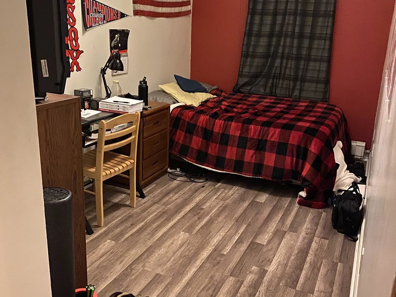 3 bed, 1000 sqft, $3,900 — Photo 4
