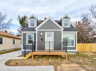 219 44th St SW, Wyoming, MI 49548