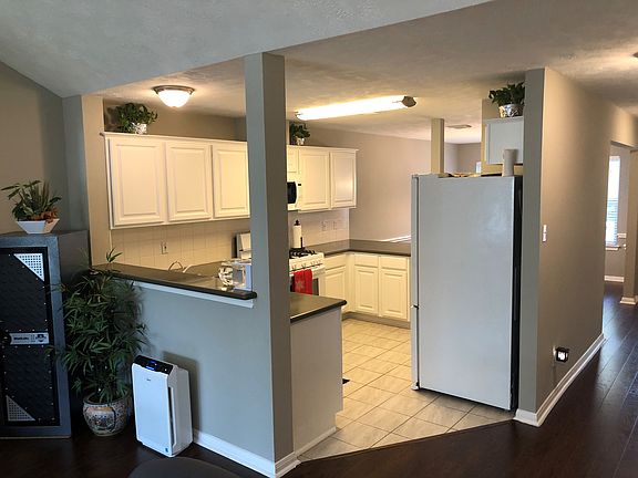 4th image of 2321 Deerfield Dr