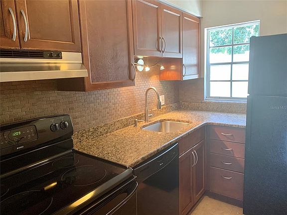 3rd image of 525 Conway Rd APT 9