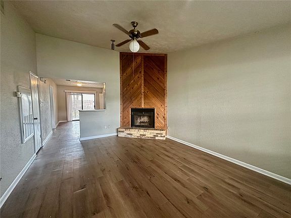 3rd image of 2301 W Creek Ln
