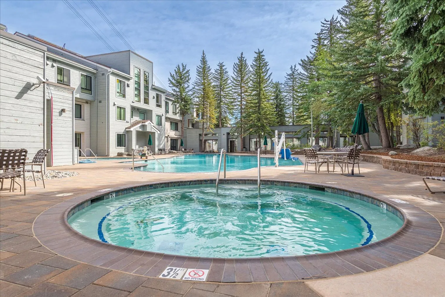 1 bed, 1.0 bath, 5381 sqft, $6,767 — Photo 3
