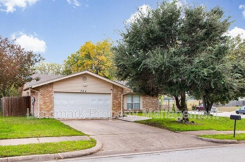 1st image of 704 Thomas Chapel Dr