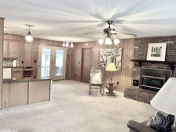 4th image of 1003 Blackoak Ln