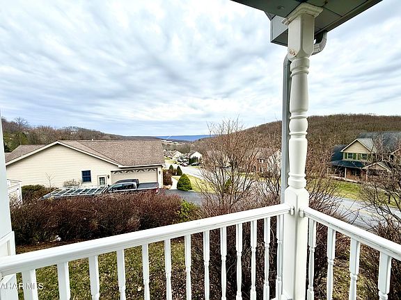 4th image of 246 Castle Farms Rd