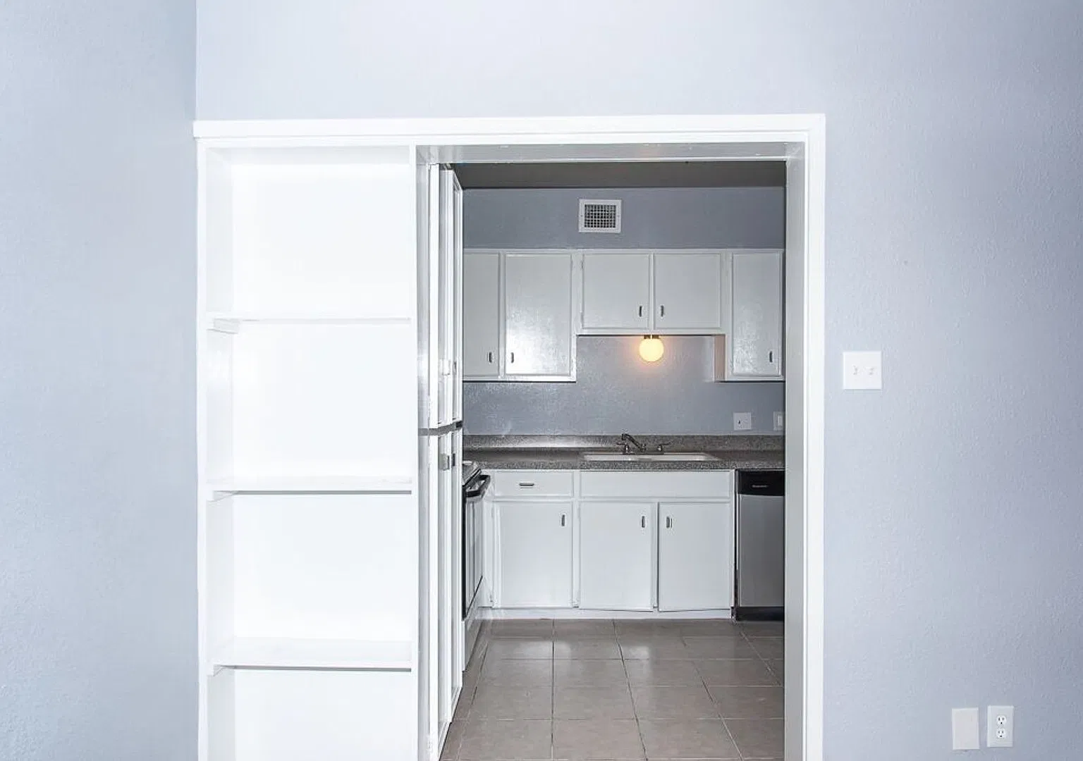 Symphony Apartments — Photo 1