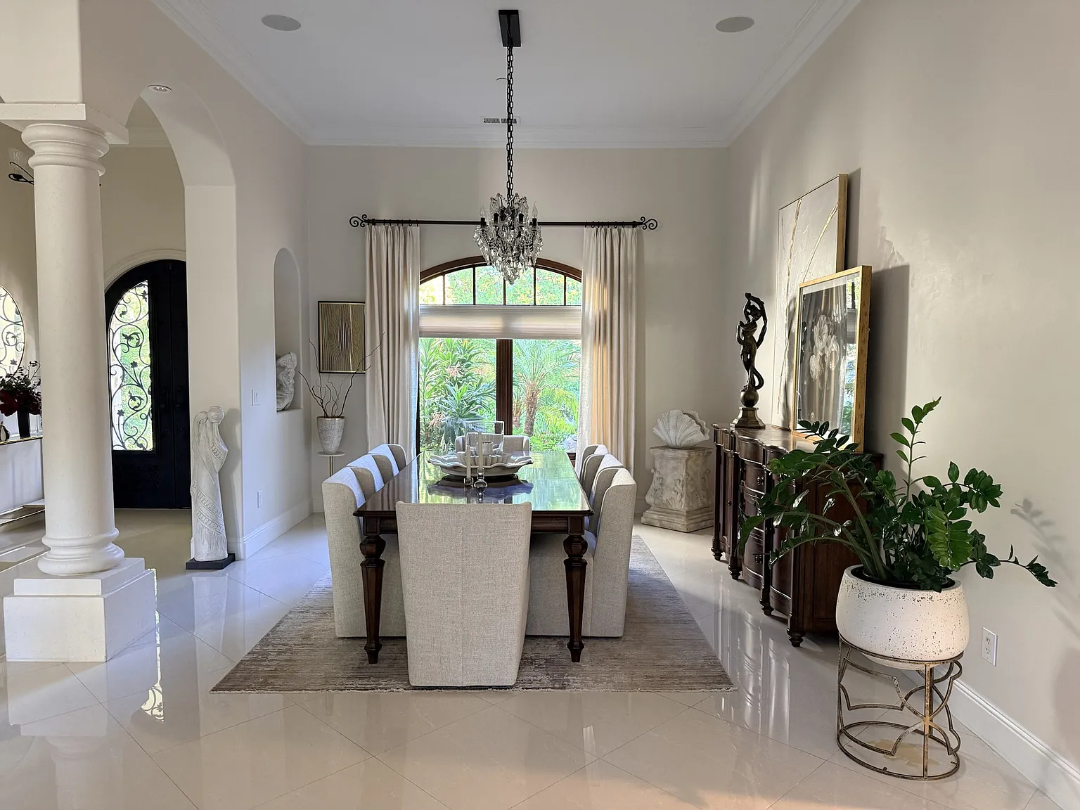 4 bed, 3.5 bath, 4650 sqft, $17,500 — Photo 3