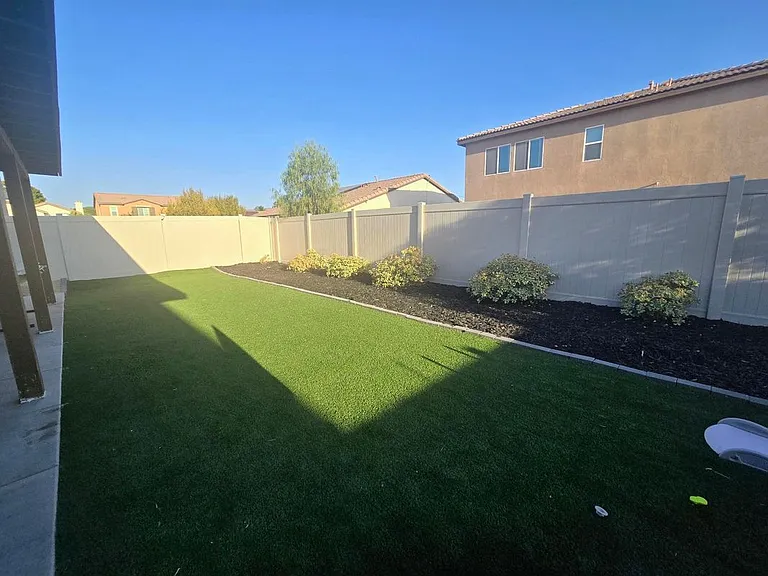 1231 Memorial Ave — Photo 27