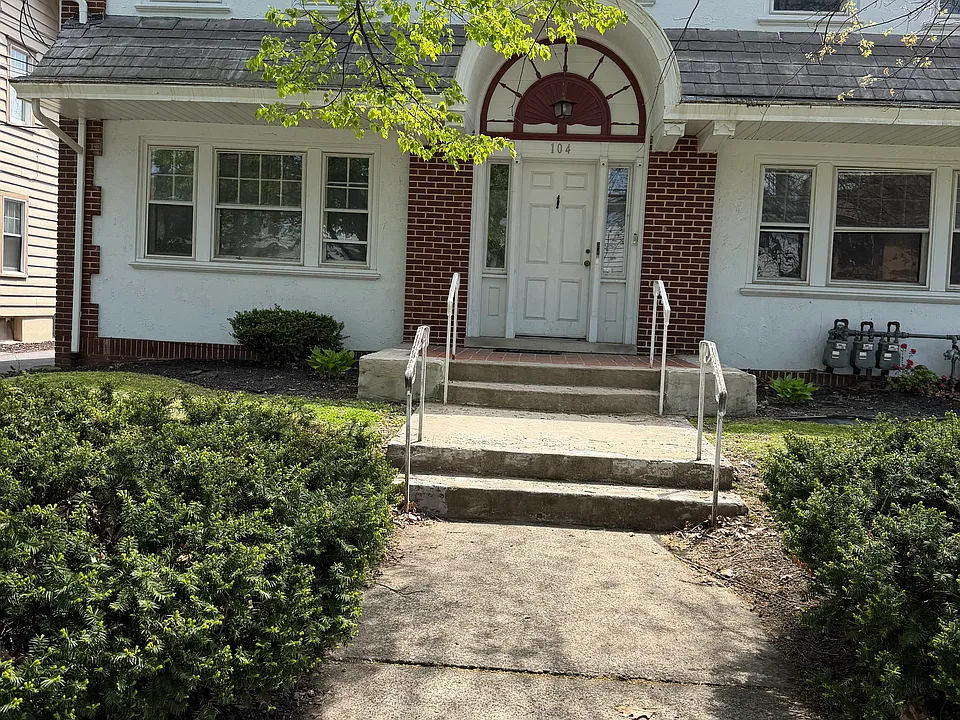 104 Old River Rd #MAIN