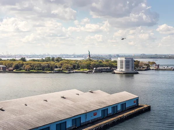 15 Bridge Park Dr image 20 of 30